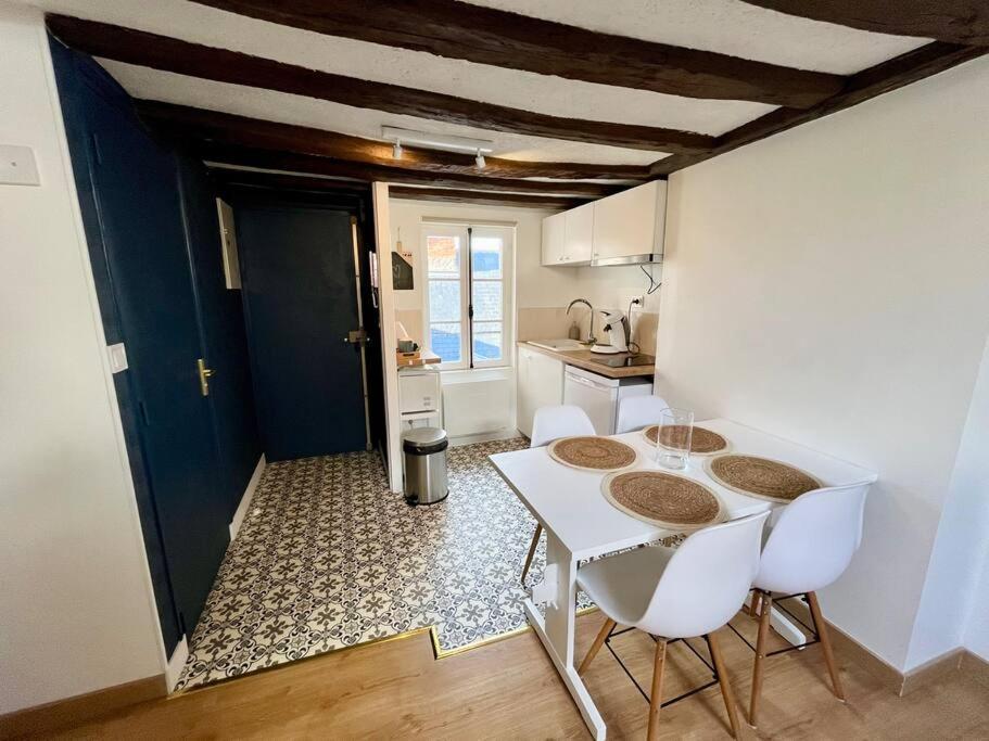 Appartement Cosy Hypercentre Place St Pierre Saumur Extérieur photo